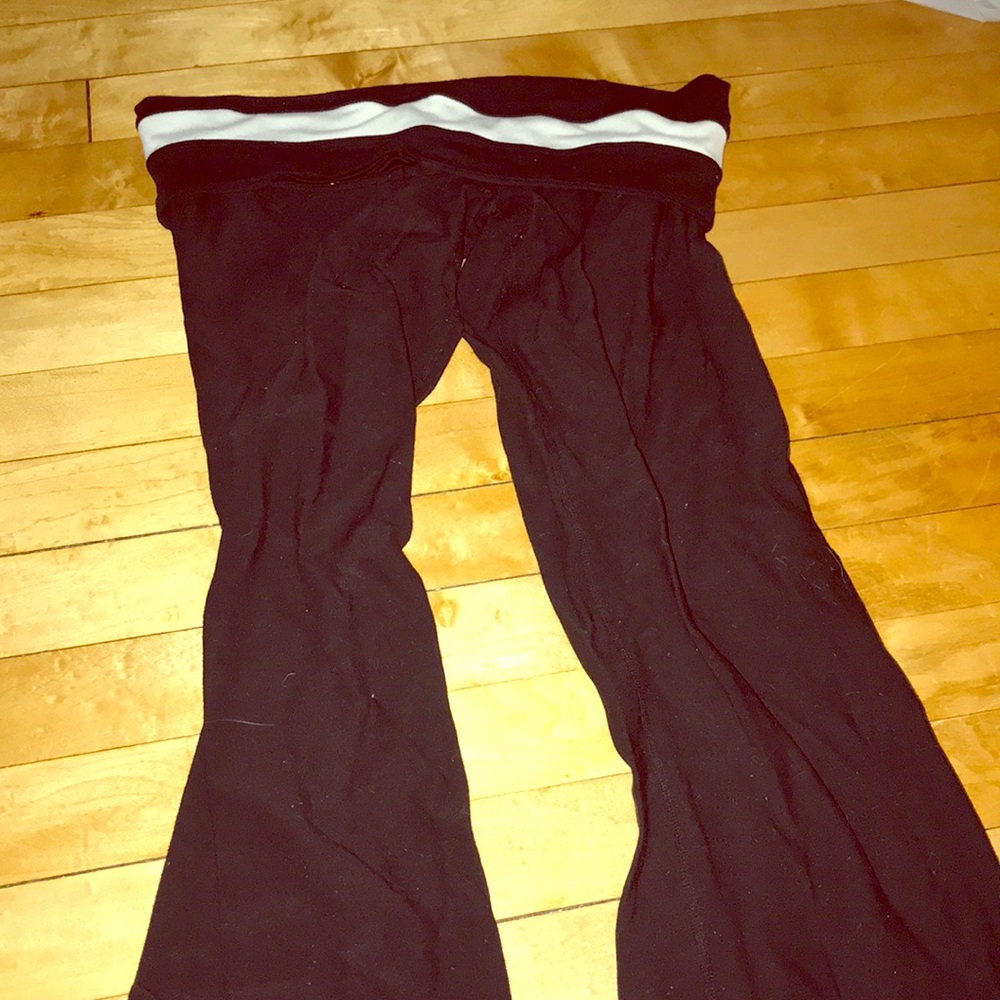 Reversible Lululemon yoga pants— size 4